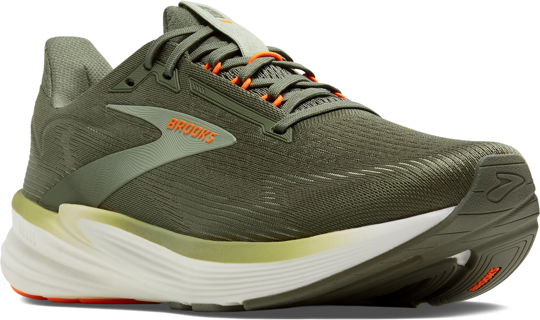 Quarter turn view Men&