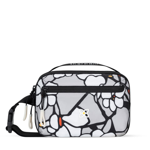 Quarter turn Women's Sherpani Hand Bag style name Hyk in color Magnolia. Sku: 25-HYK0005110