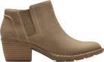 Quarter turn view Women's Clarks Footwear style name Kastela Lo Wide in color PEBBLE LTH. Sku: 26182950W