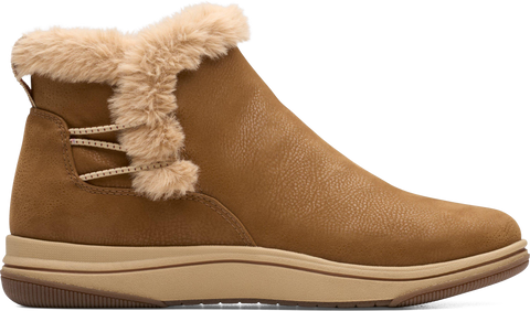 Quarter turn view Women's Clarks Footwear style name Breeze Fur Wide in color DK TAN CMB. Sku: 26184183W