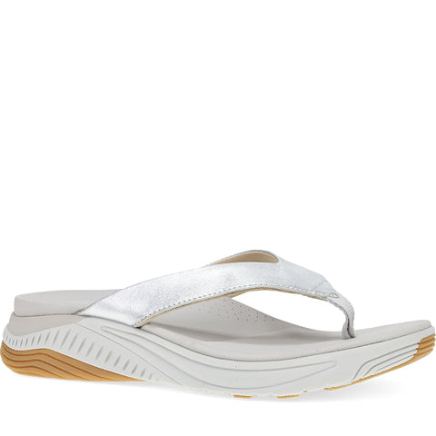Quarter Turn Women's Rosemary Footwear in Silver Metallic. Sku: 4918911200