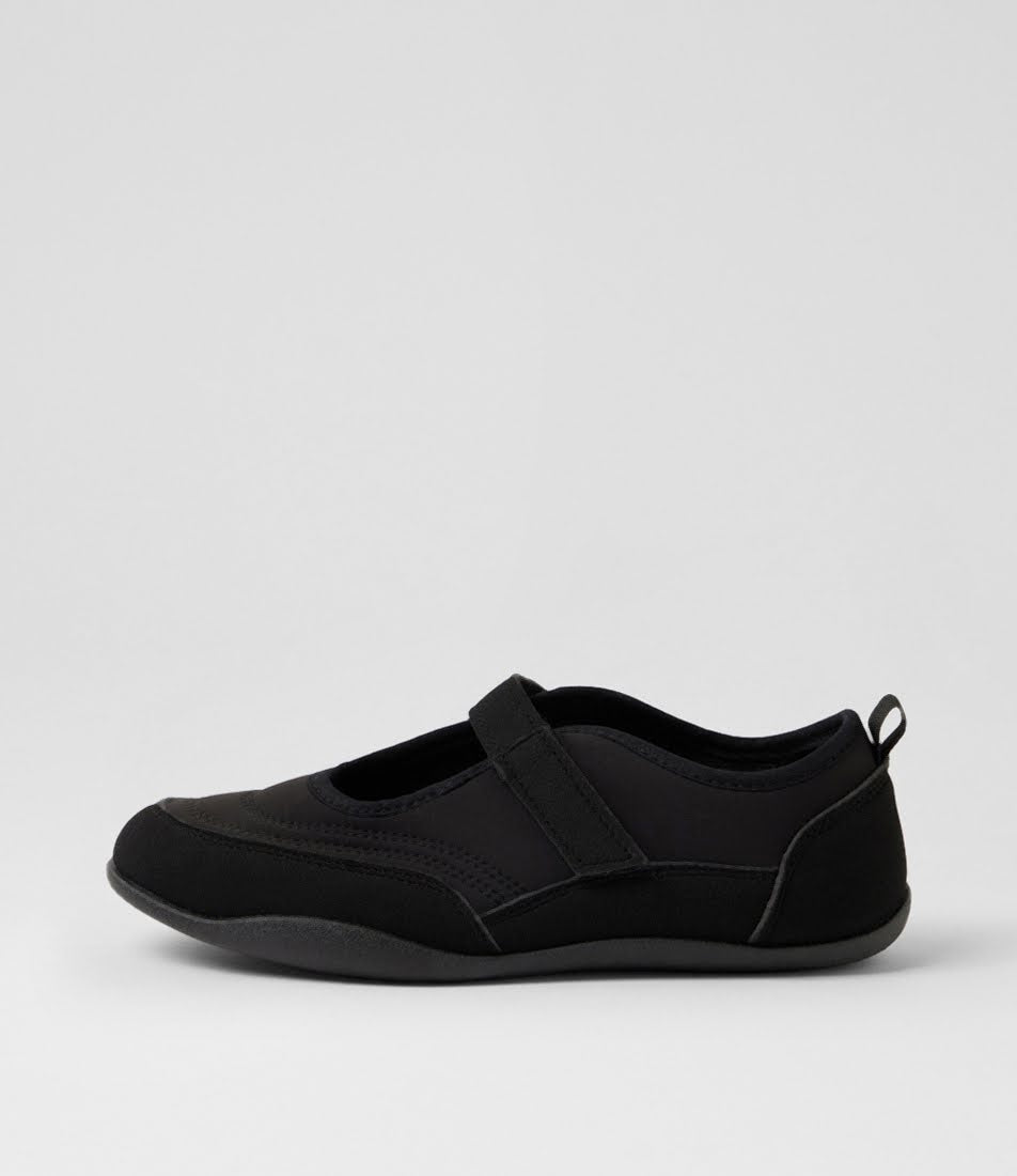 Black and gray sneaker with white sole on a white background