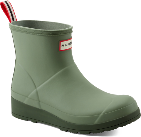 Quarter turn view Women's Hunter Footwear style name W Play Short Boot in color OIL GREEN. Sku: WS2020RMA-MGN02