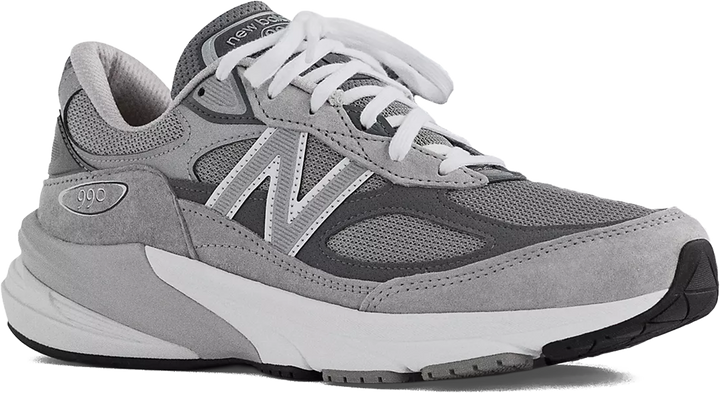 Men's New Balance Footwear in Black/ White. Sku: M990GL6-4E