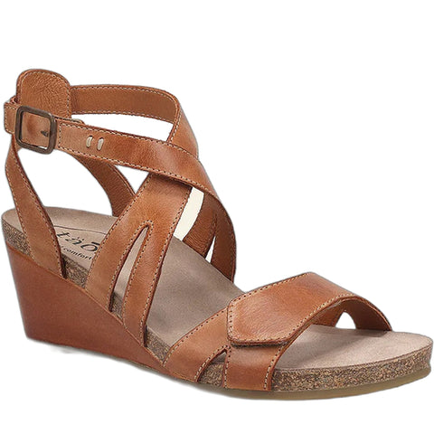 Quarter turn Women's TAOS Footwear style name Xcellent 2 in color Caramel. Sku: XC2-7219ACARA